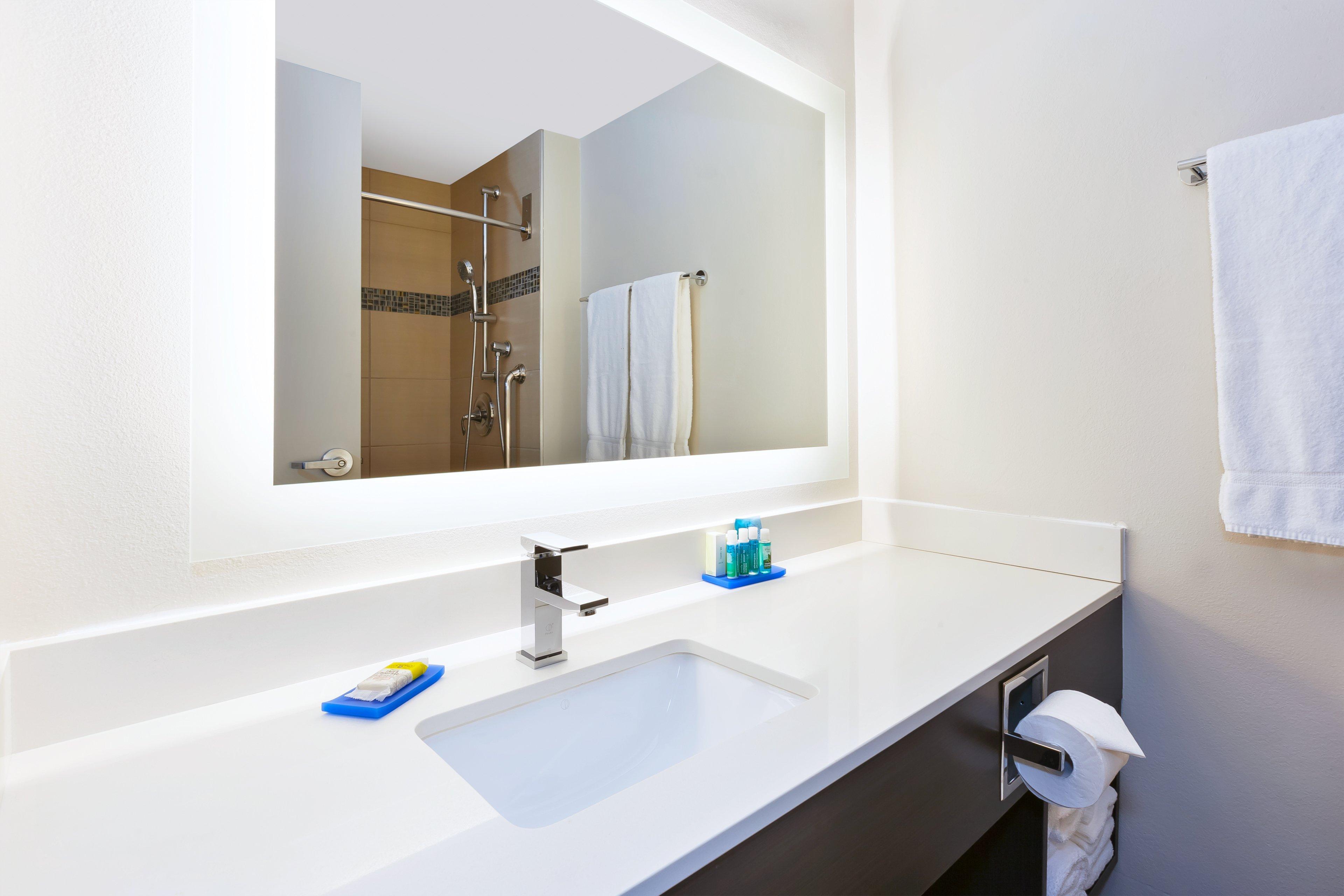 Holiday Inn Express Winnipeg Airport - Polo Park By Ihg Zewnętrze zdjęcie