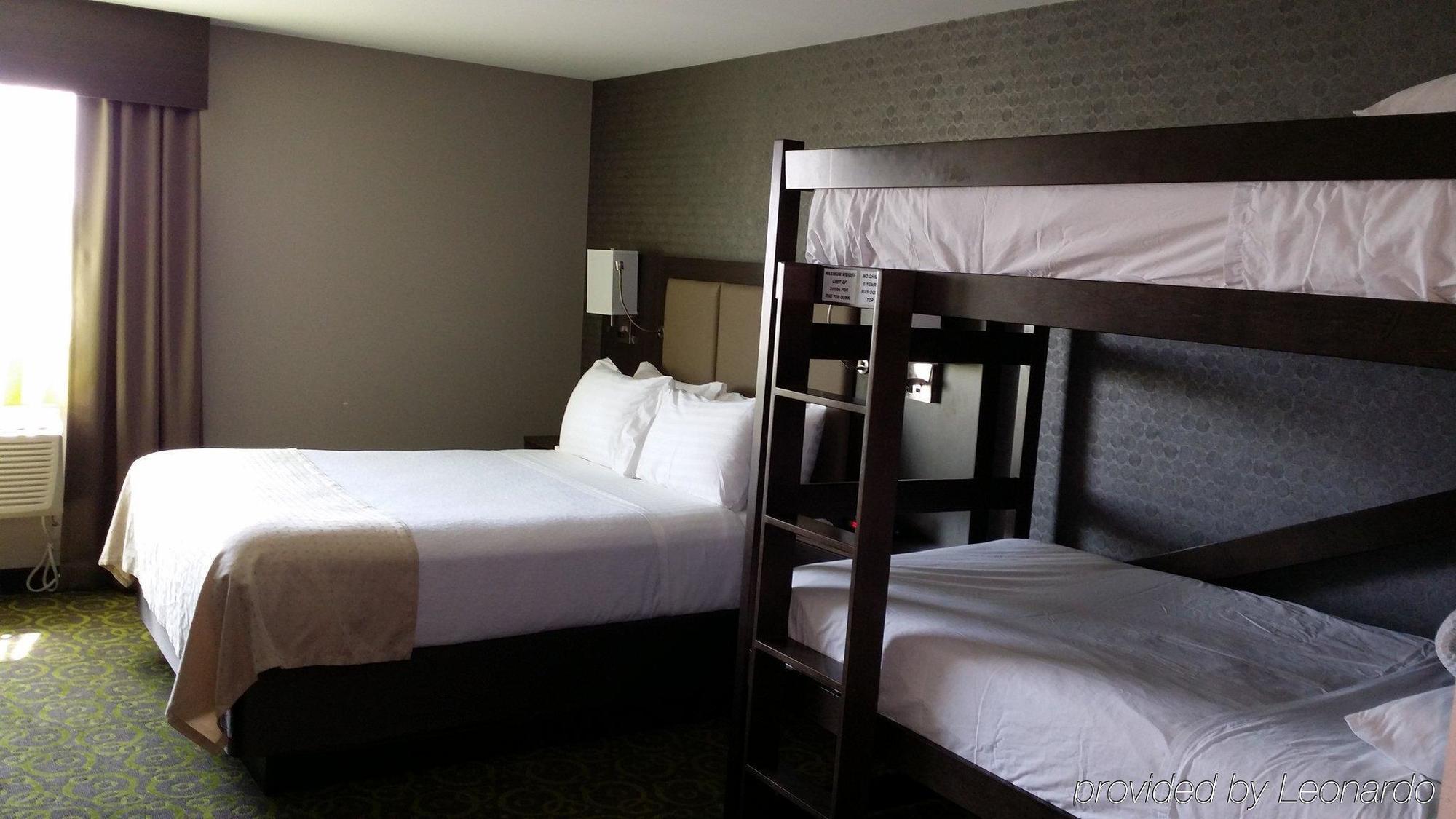 Holiday Inn Express Winnipeg Airport - Polo Park By Ihg Zewnętrze zdjęcie