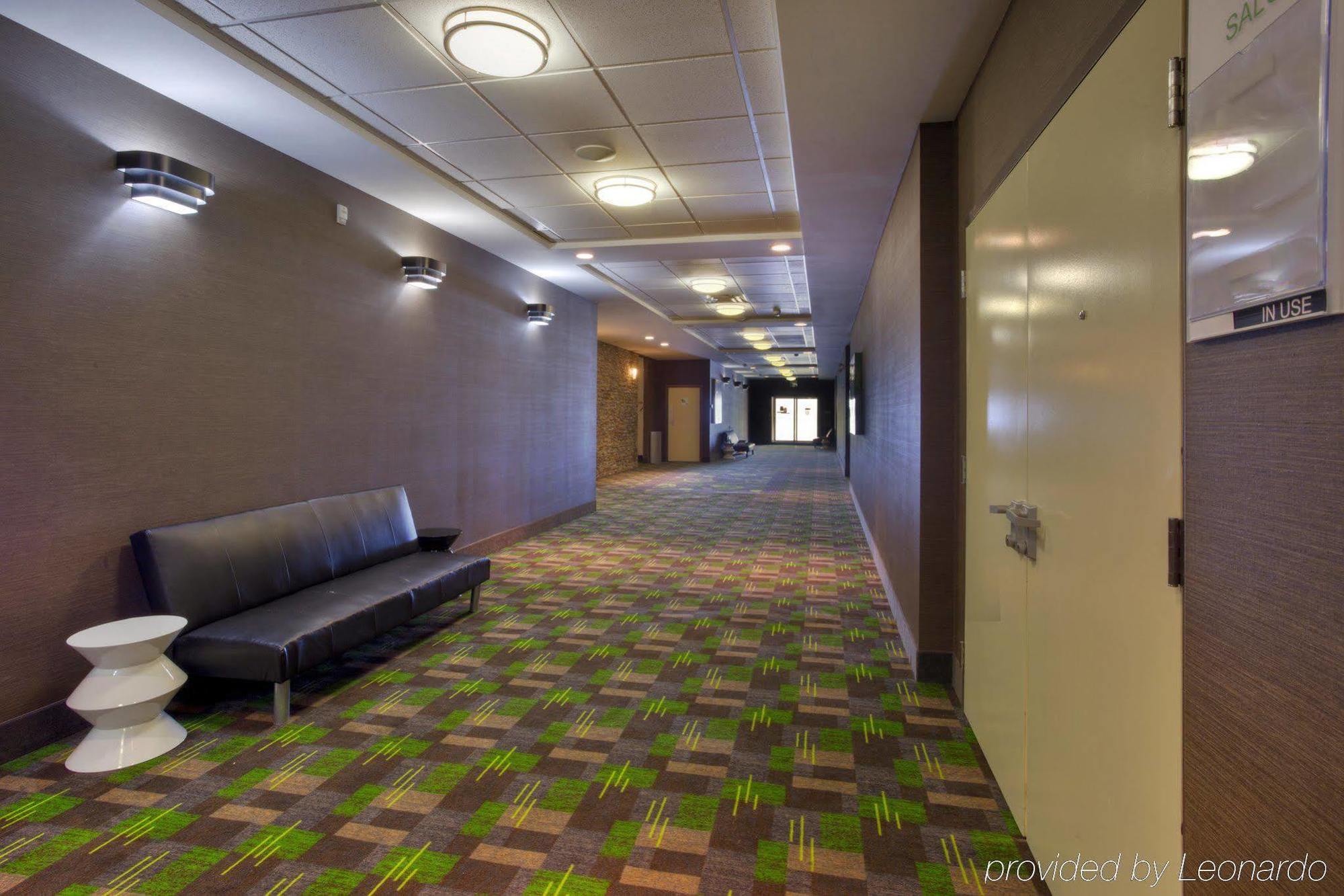 Holiday Inn Express Winnipeg Airport - Polo Park By Ihg Zewnętrze zdjęcie